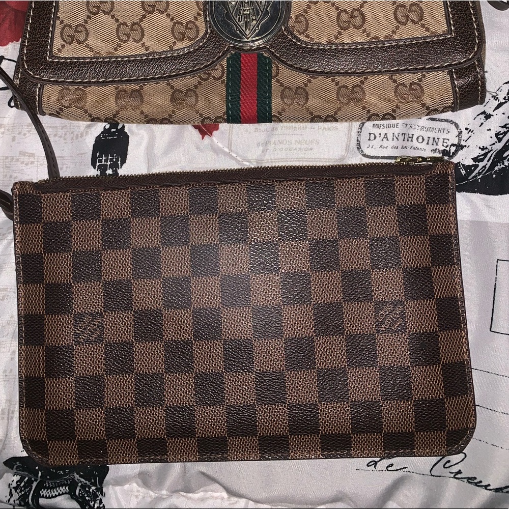 Louis Vuitton pouchette
